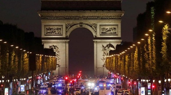 Vụ nổ súng ở trung tâm Paris: Đã xác định được danh tính kẻ khủng bố