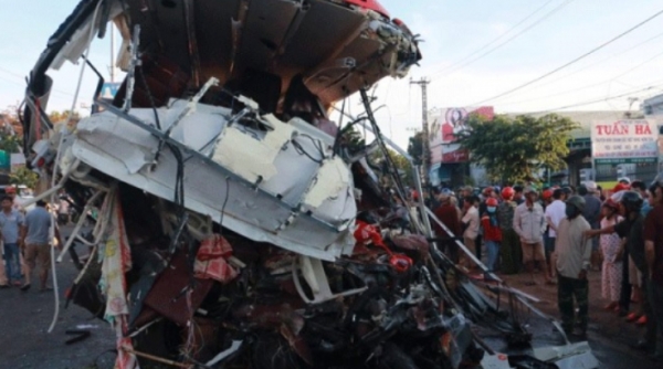 Gia Lai: Tai nạn giao thông thảm khốc khiến 12 người chết
