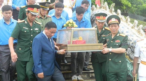Hà Tĩnh: An táng 12 hài cốt liệt sỹ hy sinh tại nước bạn Lào