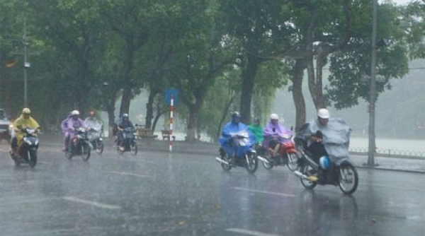 Chiều nay Hà Nội mưa rào, kết thúc nắng nóng kỷ lục