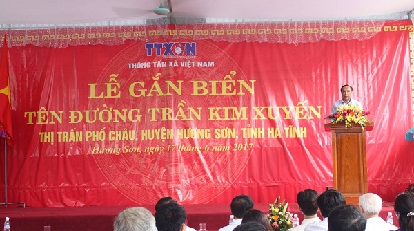 Hà Tĩnh: Tổ chức lễ gắn biển tên đường Trần Kim Xuyến