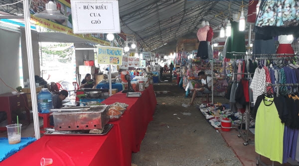 Nhếch nhác tại Hội chợ trái cây và hàng nông sản Bình Phước