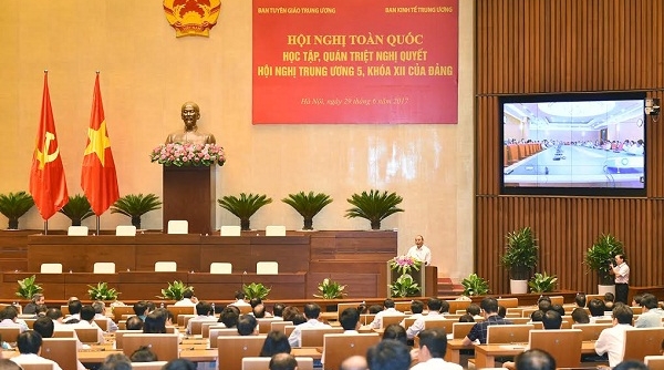 Thủ tướng Nguyễn Xuân Phúc dự Hội nghị toàn quốc học tập, quán triệt Nghị quyết TW5