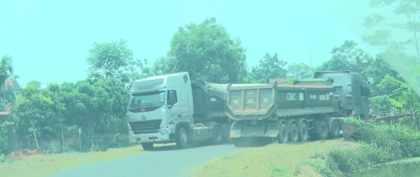 Phú Thọ: Đường dân sinh “oằn mình” gánh xe tải trốn trạm thu phí