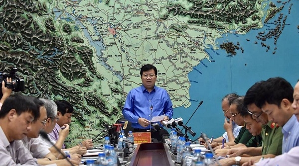 Phó Thủ tướng Trịnh Đình Dũng chủ trì cuộc họp về ứng phó mưa lũ, khắc phục hậu quả bão số 2