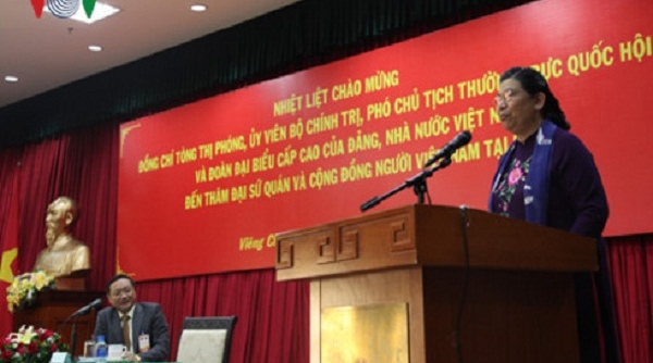 Phó Chủ tịch Quốc hội thăm cộng đồng người Việt tại Lào