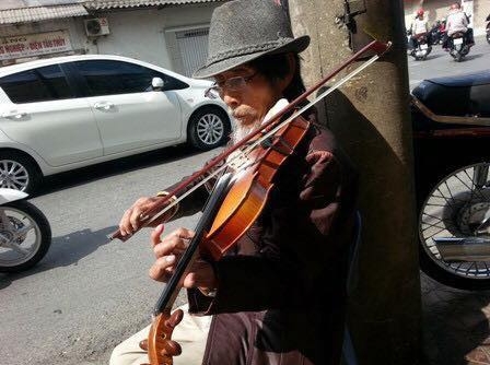 Hải Phòng: “Nghệ sỹ violin đường phố” ra đi vì tai nạn giao thông