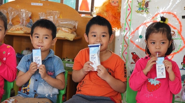 Càng về vùng khó, càng ‘giàu có’ sữa học đường
