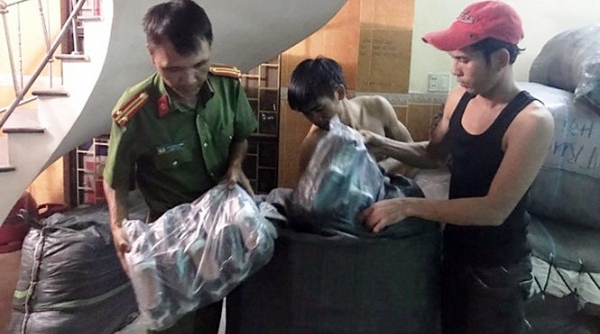 Hà Nội: Bắt giữ 29 thùng đồ chơi trẻ em không rõ nguồn gốc