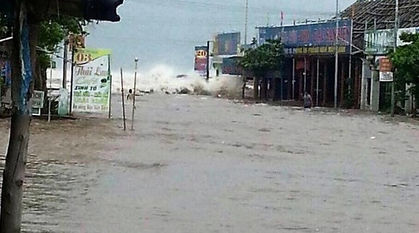 Bão số 10: Các huyện ven biển Nam Định ngập lụt