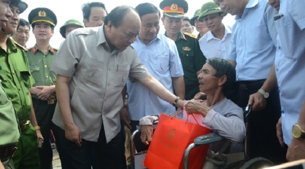 Thủ tướng Nguyễn Xuân Phúc: “Không để dân đói khát, bệnh dịch”