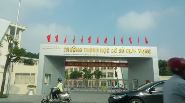 Trường THCS Dịch Vọng (Cầu Giấy): Có việc hiệu phó ép học sinh chuyển trường?