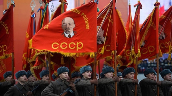 Cách mạng Tháng Mười: Ý nghĩa lịch sử với Nga và Việt Nam