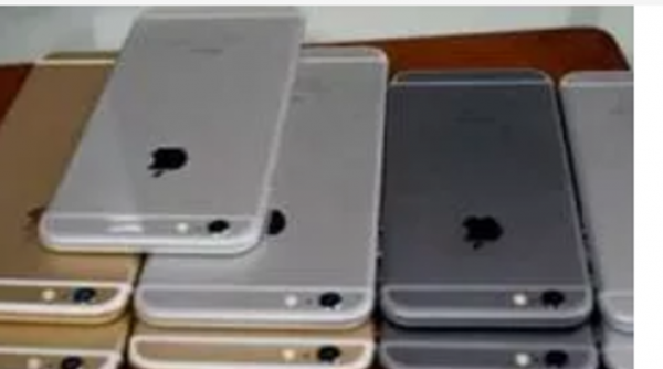 Bắt 2 đối tượng vận chuyển 46 điện thoại iPhone nhập lậu trị giá trên 60 triệu đồng