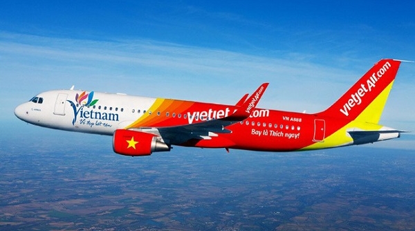 Máy bay Vietjet hạ cánh khẩn cấp vì hành khách lên cơn khó thở