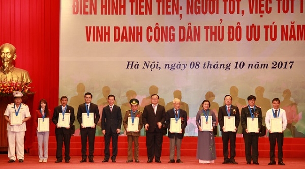 Hà Nội: Vinh danh công dân Thủ đô ưu tú năm 2017