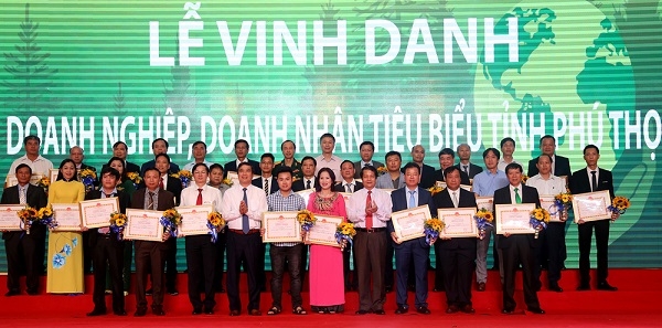 Phú Thọ: Vinh danh các doanh nghiệp, doanh nhân tiêu biểu năm 2017
