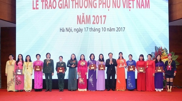 Giải thưởng Phụ nữ Việt Nam 2017: Vinh danh 18 tập thể, cá nhân