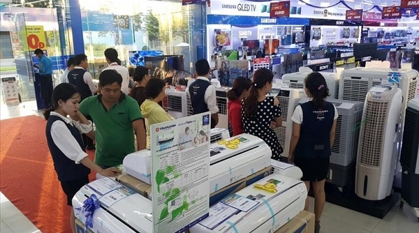 Khách hàng giảm mua sắm tại Trần Anh trước thông tin bị thâu tóm