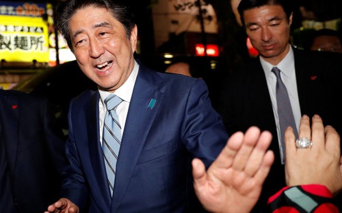 Thủ tướng Abe “đại thắng” trong bầu cử sớm
