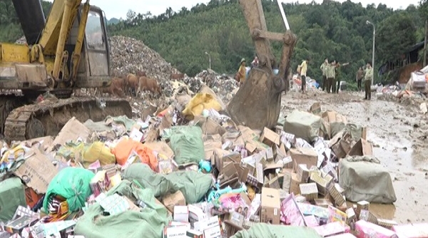 Lạng Sơn: Bắt giữ, tiêu hủy hàng trăm nghìn sản phẩm trị giá gần 5 tỷ đồng