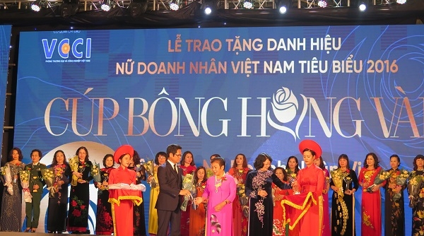 Vinh danh 100 “Nữ doanh nhân Việt Nam tiêu biểu 2016”