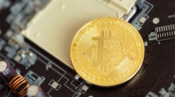 Bitcoin phá đỉnh, chạm mốc 6.600 USD
