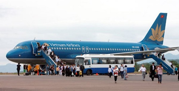 Máy bay Vietnam Airlines hạ cánh khẩn cấp ở Hồng Kông, kịp thời cứu 2 hành khách