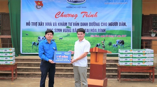 Vinamilk hỗ trợ 3 tỷ đồng cho người dân vùng lũ 3 tỉnh Yên Bái, Hòa Bình và Thanh Hóa