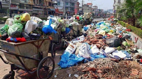 Thành phố du lịch “ngập tràn” trong rác
