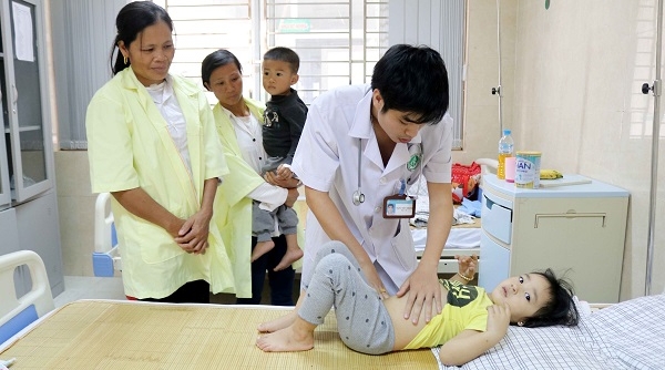 Phú Thọ: 145 trẻ nhập viện nghi do bị ngộ độc thực phẩm