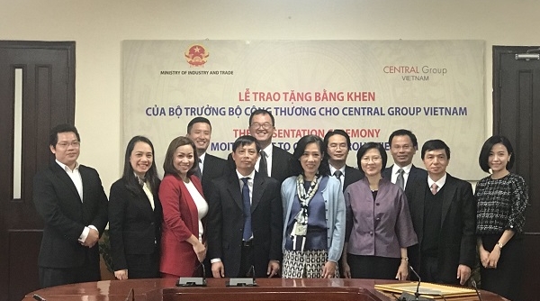 CENTRAL GROUP nhận Bằng khen của Bộ Công Thương vì thành tích quảng bá hàng Việt Nam