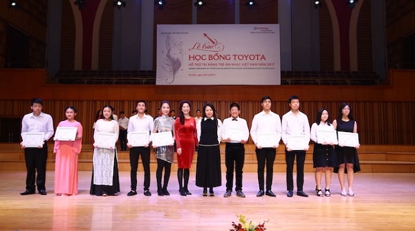 Toyota trao tặng 85 suất học bổng cho sinh viên các trường âm nhạc