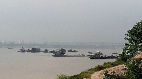 Hà Nội: Tăng cường kiểm tra, xử lý tình trạng khai thác cát trái phép trên các sông