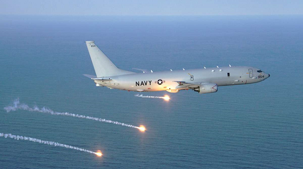 Căn cứ Nga tại Syria bị tấn công ồ ạt: "Thần biển" Mỹ bay gần suốt hơn 4 giờ