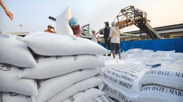 Bắt giữ gần 2.000 tấn gạo không có giấy tờ
