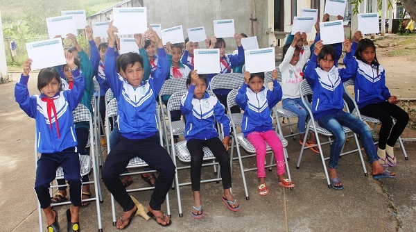 Gia Lai: Trao 120 suất học bổng Grobest VN cho học sinh nghèo, hiếu học