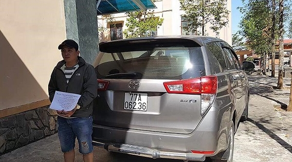 Gia Lai: Thuê xe ô tô để vận chuyển gần 300 kg pháo lậu