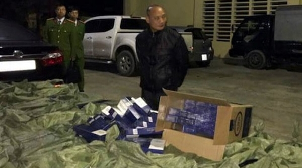 Quảng Ninh: Bắt giữ lái xe vận chuyển hàng chục nghìn bao thuốc lá lậu