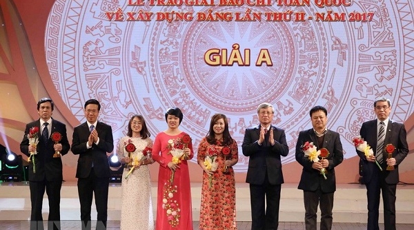 Tổng Bí thư Nguyễn Phú Trọng dự Lễ trao giải Búa liềm vàng lần 2 năm 2017
