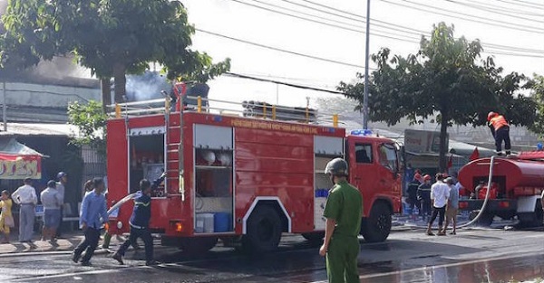 Điều 6 xe chữa cháy và ca nô để cứu kho chứa xe máy bị “bà hỏa” hỏi thăm