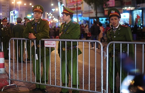 Lễ dâng sao giải hạn ở chùa Phúc Khánh được gần 1.000 cảnh sát bảo vệ