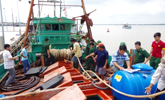 Phó Thủ tướng Thường trực Trương Hòa Bình yêu cầu tăng cường đấu tranh chống buôn lậu trên biển