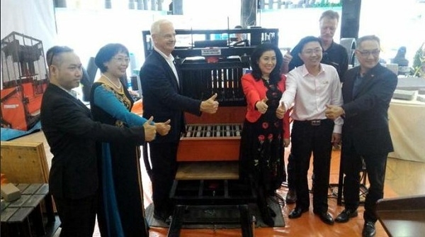 Công ty Ibenetor giới thiệu máy ép gạch không nung Stonemaker tại Việt Nam