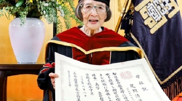 Nhật Bản: Người cao tuổi nhất được nhận bằng tiến sỹ