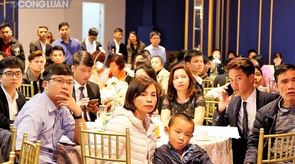 Gia đình trẻ “chen chân” dự lễ ra mắt căn hộ Smart 4.0 ICID Complex