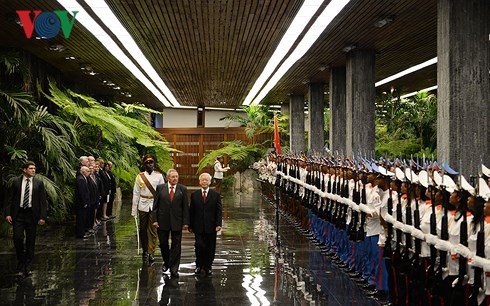 Tổng Bí thư Nguyễn Phú Trọng hội đàm với Chủ tịch Cuba Raul Castro