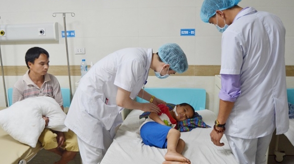 Phú Thọ: Nghịch súng tự chế, cháu bé 6 tuổi bị thương