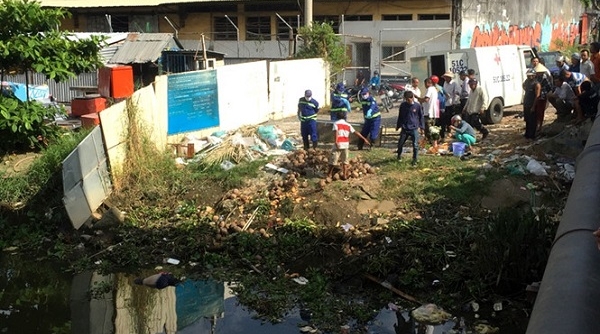 Sài Gòn: Thi thể nam thanh niên nhảy cầu được tìm thấy