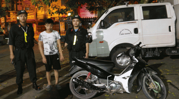 Trộm xe máy bị bắt vì đi vào đường cấm